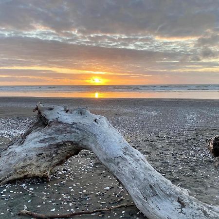 Otaki Beachfront Getaway Экстерьер фото